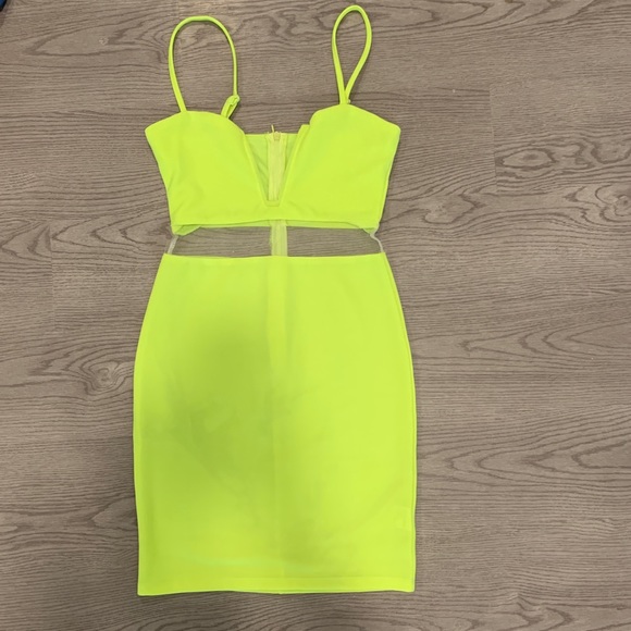Neon yellow mini dress, size 8 UK size 4 US, worn once & in perfect condition - Picture 4 of 5